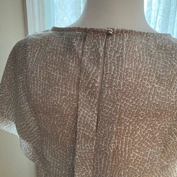 Banana Republic White Tan Short Sleeve Top SZ XS - Picture 3 of 11